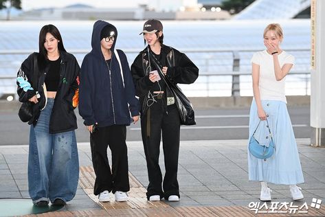 Airport Fits, Beauty Routine Tips, Style Steal, Whiplash, Kim Min, First Girl, Incheon, Airport Outfit, Mini Album