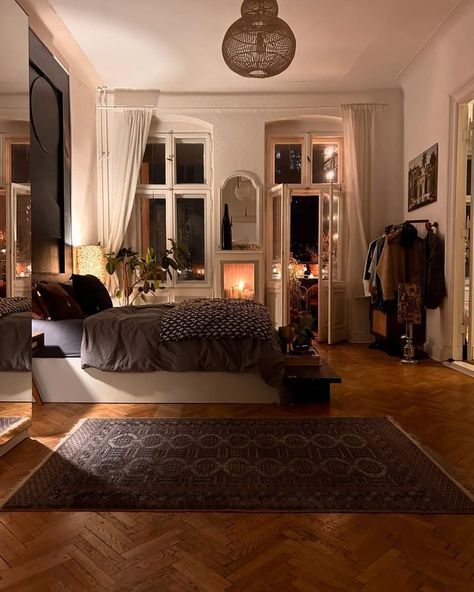 Berlin Interior, Dream Apartment Decor, Dream Room Inspiration, Dream Apartment, Dream House Interior, Apartment Inspiration, Cozy Room, Room Inspiration Bedroom, Dream Rooms