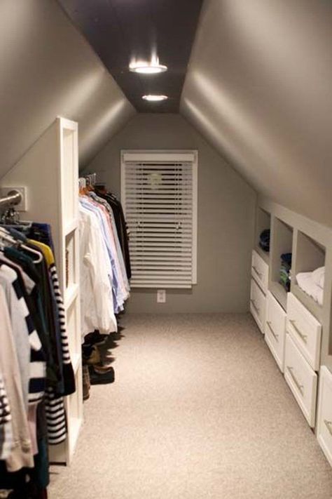 If your small home happens to have an attic, then you're in luck, because you can get a little extra mileage by moving on up. Once you get the go-ahead from your contractor that your attic space can indeed be finished, you have so many options! Here are 12 creative ways you can transform your attic into an enjoyable and practical space. Attic Makeover, Attic Renovation Ideas, Attic Bedroom Designs, Finished Attic, Attic Closet, Attic Playroom, Walking Closet, Small Attic, Space Apartments