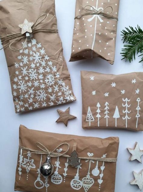 Ideas Decoracion Navidad, Christmas Present Wrap, Christmas Gift Wrapping Diy, Christmas Wrapping Diy, Brown Paper Wrapping, Xmas Gift Wrap, Creative Wrapping, Christmas Papers, Christmas Gift Packaging