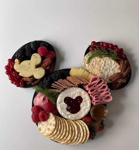 Twoodles Birthday Party Food, Mickey Mouse Cheese Board, Minnie Charcuterie Board, Christmas Mickey Birthday Party, Disney Brunch Ideas, Disney Retirement Party, Mickey Charcuterie Board, Aesthetic Minnie Mouse Party, Minnie Mouse Charcuterie Board