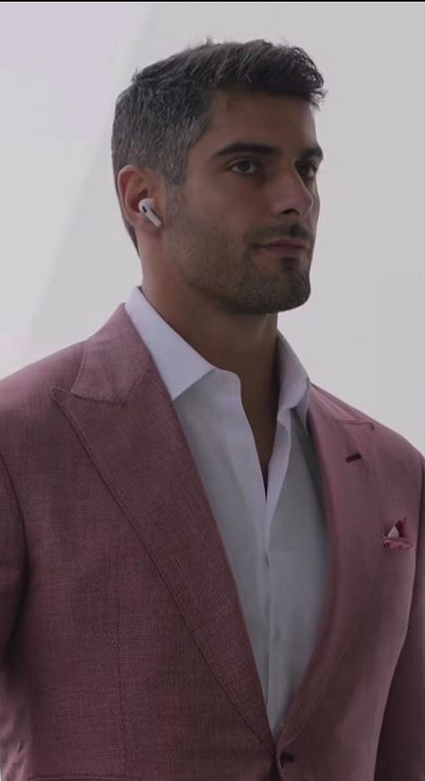 Jimmy Garoppolo Suit, Jimmy Garropolo, Handsome Football Players, Handsome Gentleman, Boy Styles, Jimmy Garoppolo, Grey Hair Men, Viking Men, Wedding Movies