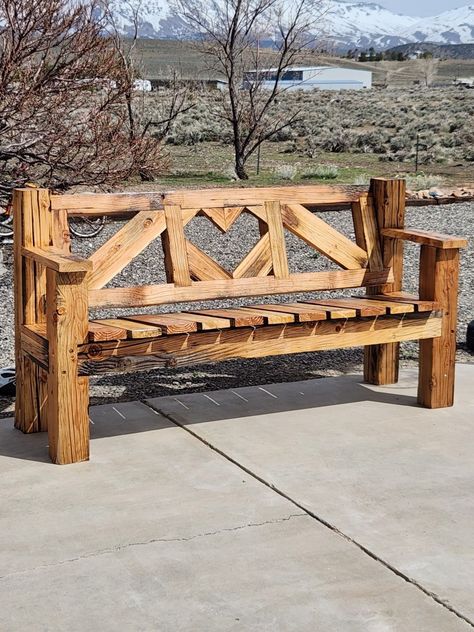 Wooden Garden Benches Diy, Wooden Sitting Bench, Wooden Outdoor Furniture Plans, Rustic Outdoor Bench, Jewelry Holder Diy, Easy Diy Wood Projects, Diy Wood Projects For Beginners, Benches Diy, Rustic Outdoor Benches