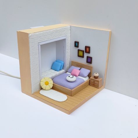 I made a miniature of polymer clay bedroom combine with PVC board as the wall. So much fun! Ceramic Art Bedroom, Miniature Room Decor, Polymer Clay Miniature Furniture, Diy Miniature Bedroom, Clay Doll House Miniatures, Polymer Clay House Miniature, Miniature Clay Houses, Easy Miniature Crafts, Polymer Clay Miniatures Doll Houses