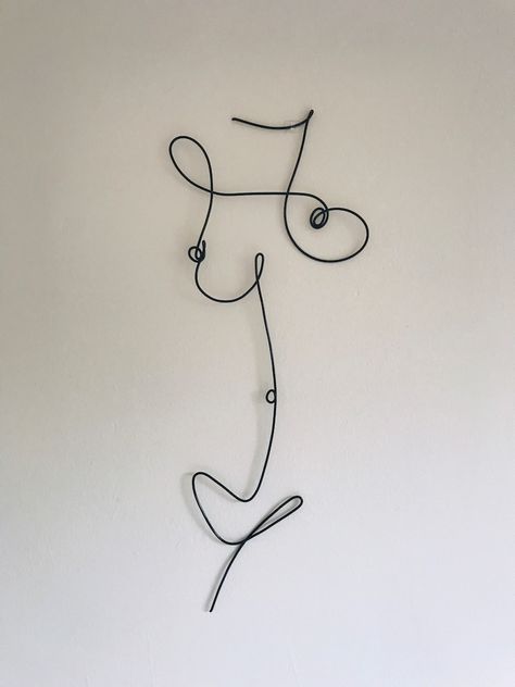 Gold Wire Wall Art, One Line Wire Art, Female Form Tattoo, Over The Bed Decor, Sick Tattoos, Copper Wire Art, Wire Wall Art, Face Line Drawing, Art Bedroom Decor