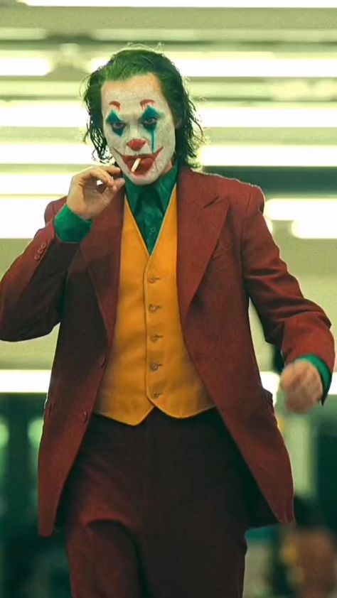 Joker Photos Hd, Joker Dance, Joker Videos, Joker Photos, The Joker Illustration, Peaky Blinders Tommy Shelby, Joker Images, Joker Pics, Amazing Spiderman Movie