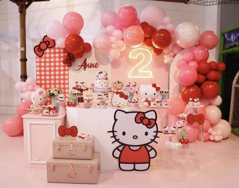 Hello Kitty Strawberry Birthday, Hello Kitty Birthday Party Decorations, Kitty Themed Birthday Party, Hello Kitty Themed Birthday Party, Hello Kitty Centerpieces, Hello Kitty Birthday Decorations, Sanrio Birthday, Hello Kitty Birthday Theme, Decoracion Hello Kitty