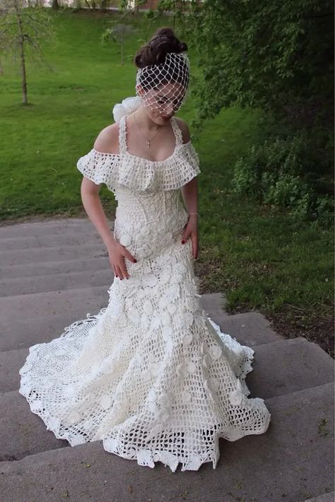 Twisted Toilet Paper Crochet Wedding Dress Free Wedding Dress Patterns, Paper Wedding Dress, Toilet Paper Wedding Dress, Crochet Wedding Dress Pattern, Crochet Wedding Dresses, Popular Wedding Dresses, Wedding Dress Patterns, Dress Patterns Free, Crochet Wedding