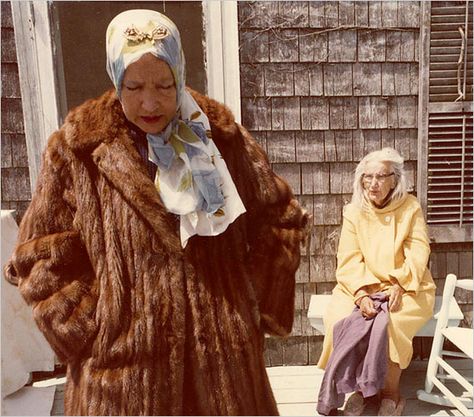 little and big edie beale Grey Gardens House, Edie Bouvier Beale, Edith Bouvier Beale, Edie Beale, Little Edie, Jackie O's, Hampton New York, Gray Gardens, Lee Radziwill