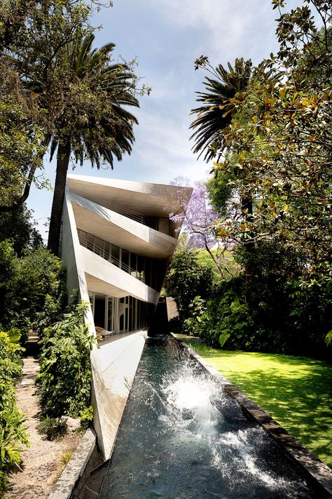 Santa Monica Houses, Danish House, Future Architecture, Los Angeles Museum, Bjarke Ingels, American Houses, Low Maintenance Landscaping, Famous Architects, Private House