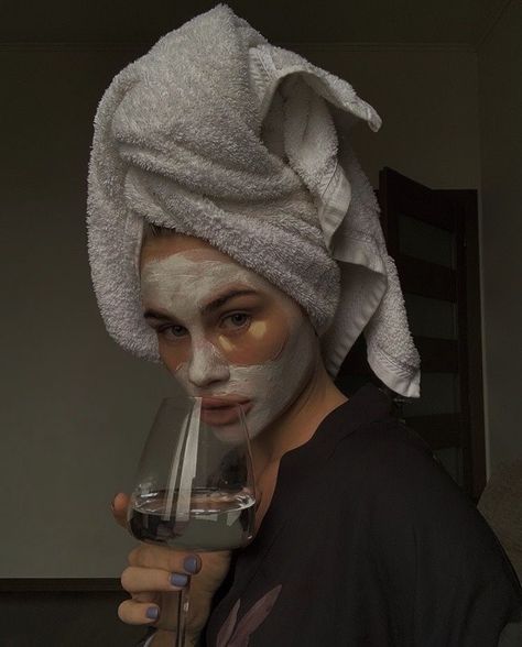 Face Mask Aesthetic, Vogue Beauty, Healthy Girl, Self Care Activities, Story Instagram, Insta Photo Ideas, Cosmetology, Clean Beauty, Beauty Secrets