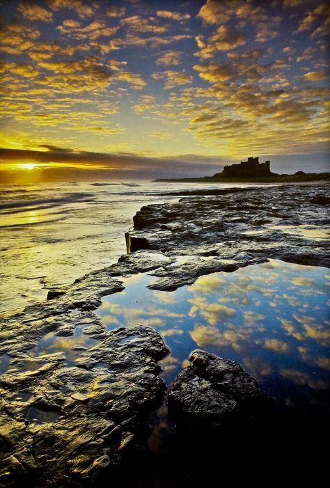 Bamborough castle:  it is beautiful. Bamborough Castle, Hidden Kingdom, Bamburgh Castle, Houses Uk, North East England, Country Houses, Wide World, Places Of Interest, British Isles