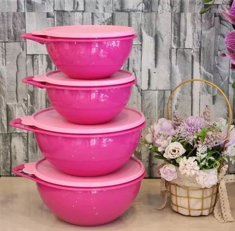 Tupperware That's A Bowl - Etsy Girls Apartment, Pink Kitchen Decor, Pink Dishes, Stacking Bowls, Kitchen Gadgets Unique, Future Apartment Decor, Kitchen Must Haves, Pink Kitchen, Cute Kitchen