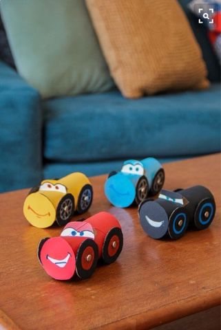 Cardboard Cars, Cardboard Car, Cardboard Craft, Kraf Kertas, Toilet Paper Crafts, Car Craft, Toilet Paper Roll Crafts, Cars 3, Paper Roll Crafts