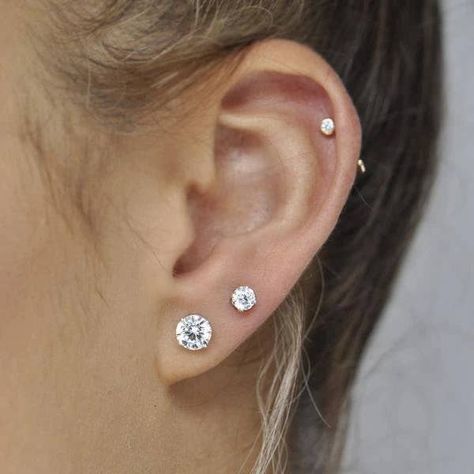 2 Ear Piercings Silver, Ear Piercing 3 Holes, Ear Piercings 4 Holes, Ear Piercings Cartilage Stud, Cartalige Ear Piercing Stud, Simple Cute Ear Piercings, Two Lobe Piercings And Cartilage, Stud Piercing Ear, 2 Holes Ear Piercing