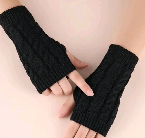 Aesthetic Hand Gloves, Hand Gloves Aesthetic, Hand Gloves Fashion, Aesthetic Gloves, Dr Mundo, Nike Shoes Women Fashion, Gloves Fashion, Crochet Fashion Patterns, Tomboy Outfits