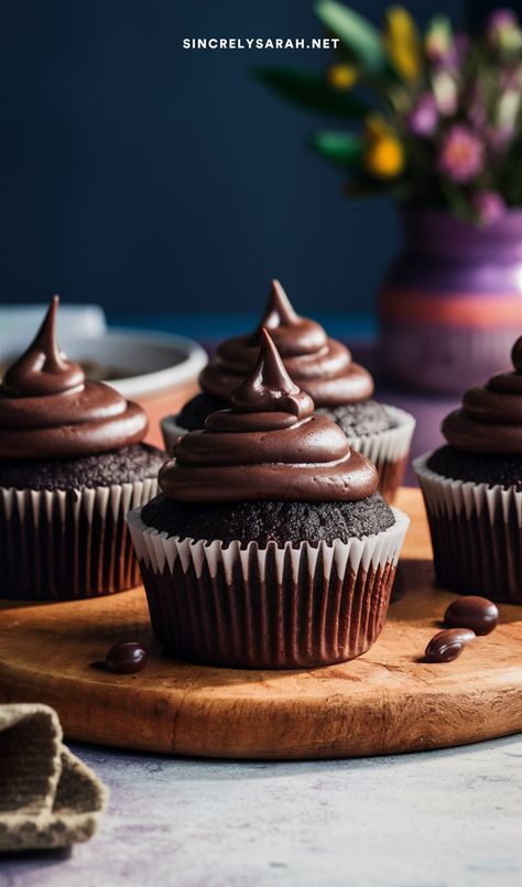 Who doesn't love a delicious chocolate cupcake? Our "Decadent Chocolate Cupcakes" recipe is perfect for chocolate lovers who want a rich, moist, and Pumpkin Cupcakes With Cream Cheese, Chocolate Cupcakes Recipe, Cocktail Cupcakes, Best Chocolate Cupcakes, White Chocolate Shavings, Banana Chocolate Chip Cookies, Buttercream Cupcakes, Cinnamon Recipes, Cupcake Recipes Chocolate