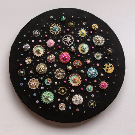 embroidery ideas Gold Sequin Embroidery, Embroidery On Black Canvas, How To Bead Embroidery, Sequin Embroidery Designs, Beads Painting, Embroidery With Sequins, Embroidery On Black, Embroidery And Beads, Sequin Art