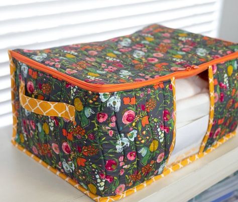 DIY Sturdy Storage Totes - free sewing pattern in 2 sizes! | She Sews! | Bloglovin’ Storage Totes, Sewing Projects Free, Free Sewing Patterns, Free Sewing Pattern, Fabric Storage Bins, Sewing Tutorials Free, Organize Fabric, Tote Storage, Sewing Blogs