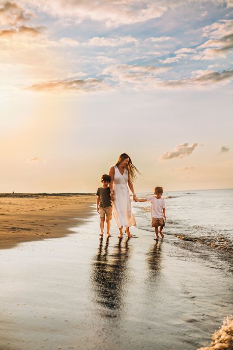 Beach Family Photos Single Mom, Mother’s Day Beach Pictures, Family Beach Session Poses, Mom And Daughter Beach Pictures, Beach Photography Family Poses, Mother And Daughters Beach Photos, Mom And Daughters Beach Photo Ideas, Mothers Day Beach Photoshoot, Mom And Me Beach Photoshoot