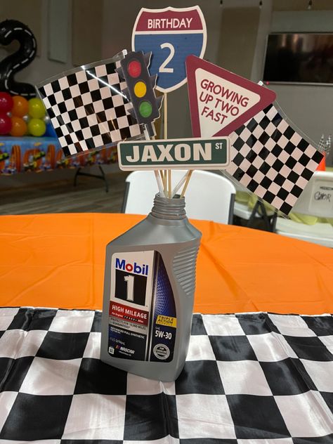 Race Car Banquet Ideas, Two Fast Birthday Table Centerpieces, Race Party Centerpiece, Race Car Theme Table Decorations, Racing Theme Centerpieces, Fast And Furious Centerpieces, Nascar Centerpiece Ideas, Two Fast Centerpiece Ideas, Hot Wheels Birthday Party Centerpieces