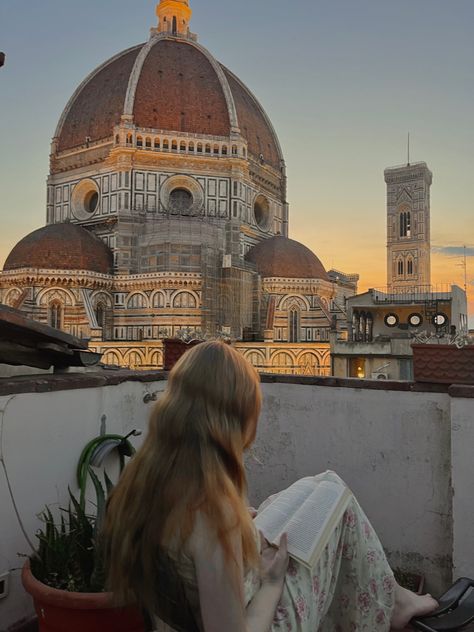 Florence + Core + Aesthetic, Italy Art Museum Aesthetic, The Duomo Florence, Florence Core Aesthetic, Europe Student Aesthetic, Florence Apartment Italy, Florence Italy Winter Aesthetic, Study Abroad Florence Italy Aesthetic, Florence Astethic