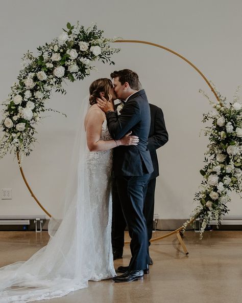 White And Green Arch Flowers, Flowers For Circle Arch, Circle Wedding Arch White Flowers, Wedding Arch Greenery White Flowers, Greenery Wedding Arches, Dark Green Wedding Arch, Winter Wedding Arbor Greenery, Round Arch Decoration Wedding Outdoor Ceremony, White And Green Floral Wedding Arch