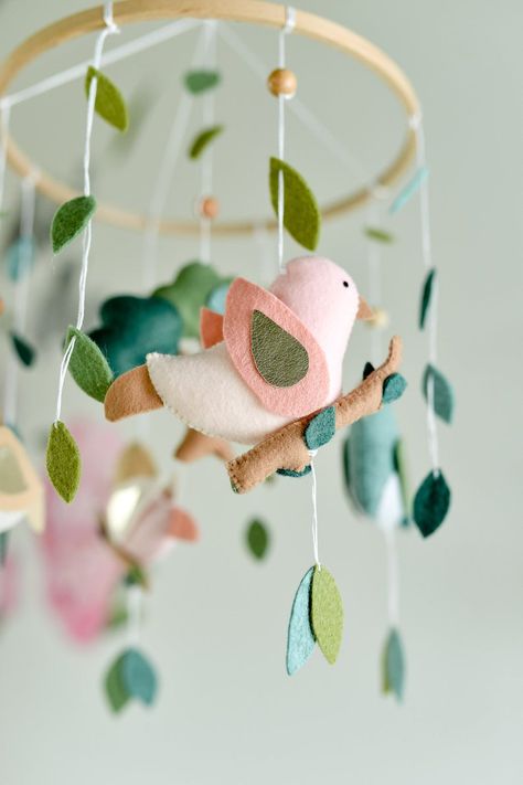 Bird Mobile Nursery, Wildflower Mobile, Bird Nursery Theme, Bird Baby Shower Theme, Bird Nursery Decor, Bird Baby Shower, Baby Duvet, Woodland Mobile, Bird Nursery