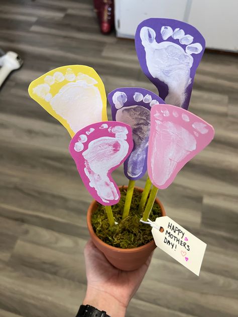 Flower Pot Arrangements, Coffee Stir Sticks, Pot Arrangements, Mother Days, Lilly Flower, Faux Moss, Toddler Art Projects, Coloured Paper, Footprint Art