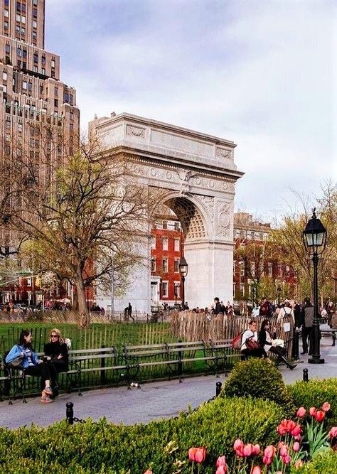 Greenwich Village Aesthetic, Washington Square Park Nyc Aesthetic, The Village Nyc, New York Greenwich Village, Nyc Greenwich Village, Washington Park Nyc, Washington Square Park Aesthetic, Greenwich Village Nyc Aesthetic, Greenwich New York