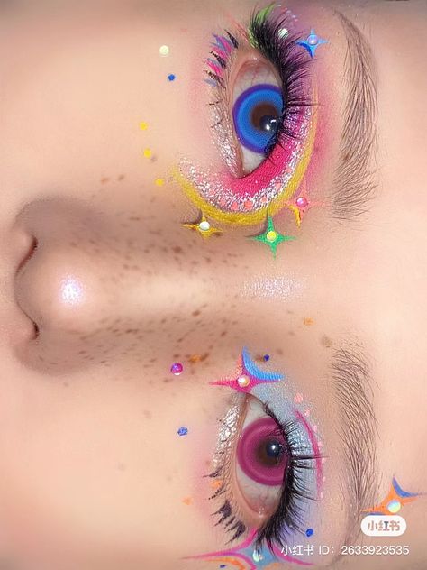 Blue Purple Eye Makeup, Hyperpop Makeup, Funky Makeup Creative, Спонж Beauty Blender, Unique Makeup Looks, Make Up Yeux, Perfect Mascara, Rainbow Eye Makeup, Funky Makeup