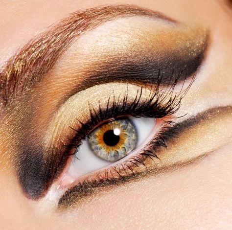 Gold Eyes for Night Makeup Ideas via Lion Makeup, Carnaval Make-up, Tiger Makeup, Fantasy Make-up, Hazel Eye Makeup, Gold Eye Makeup, Cute Eye Makeup, Cat Eye Makeup, Simple Eye Makeup