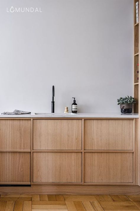 Wood Veneer Cabinets, Light Oak Kitchen, Veneer Cabinets, Modern Oak Kitchen, Elegant Kitchen Island, Scandinavian Kitchen Ideas, Scandinavian Cabinets, Japandi Kitchen, Scandinavian Kitchens