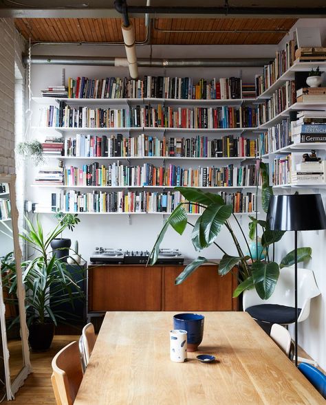 A Book-Filled Loft in Toronto Book Shelving, Shelving Brackets, Decor Ikea, Home Library Design, Bookshelves Diy, Home Libraries, Design Industrial, Design Del Prodotto, Decor Guide