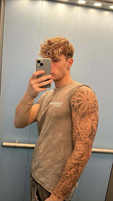 Aesthetic Sleeve Tattoo Men, Fore Arm Tattoo Men Half Sleeves Design, Tattoo Full Arm Men, English Tattoo For Men, Full Sleeve Tattoos For Guys Ideas, Classic Tattoos For Men, Men Arm Tattoos Sleeve, Full Arm Sleeve Tattoo Men, Cool Sleeve Tattoos For Guys