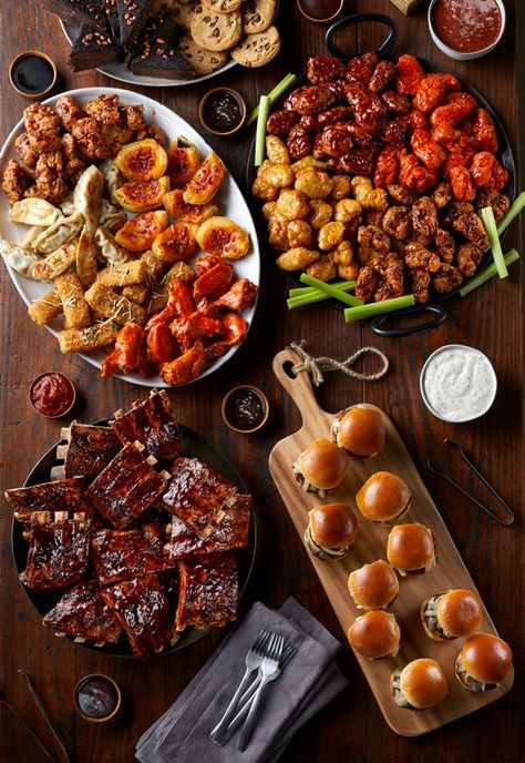 TGI Fridays Offers 25% Off Platters for Memorial Day Weekend - Foodgressing Chipotle Mayo Sauce, Ottawa Restaurants, Vancouver Food, Tgi Fridays, Toronto Restaurants, Party Trays, Memorial Day Weekend, Food Heaven, May 27