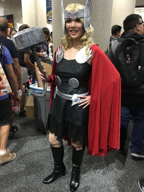 Diy Jane Foster Costume, Jane Thor Costume, Jane Foster Costume, Halloween Diy Women, Lady Thor Costume, Female Thor Costume, Thor Halloween Costume, Thor Halloween, Adult Costumes Diy