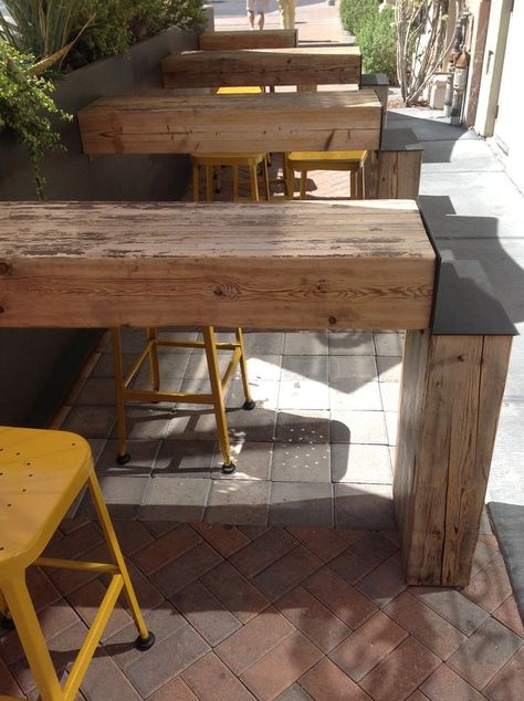 For beer garden. I love the repurposed use of the wood blocks. Cute stools too. Rustic Beer Garden, Backyard Beer Garden, Garden Table Plans, Beer Garden Design, Beer Garden Ideas, Outdoor Restaurant Patio, Bistro Patio Set, Brewery Design, Bar Outdoor