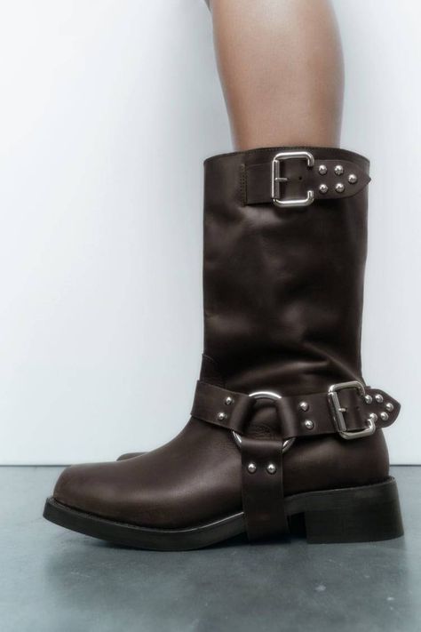 6 2022 Boot Trends That Are Already Celebrity Approved | Who What Wear Moto Boots Outfit, Biker Boots Outfit, Miu Miu Boots, Winter Shoe Trends, Leather Shoes Brand, Boots For Fall, Leather Biker Boots, Engineer Boots, Trendy Boots