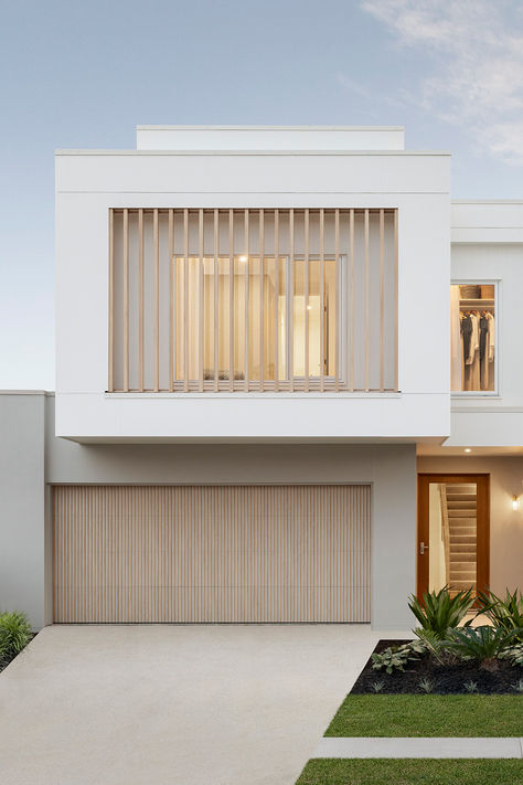 Come and explore our latest Modern Coastal paradise 🌴 🏠 on display at Springfield Rise by Lendlease ✨ 📍 13 Grafton St, Spring Mountain QLD 👀 Open 10am - 5pm AEST daily! Coastal House Facade, Coastal House Exterior Australia, Modern Coastal Facade, House Design Coastal, Modern Coastal Home Exterior, Coastal Townhouse, Modern Coastal Exterior, Modern Coastal Beach House, Modern Beach House Exterior