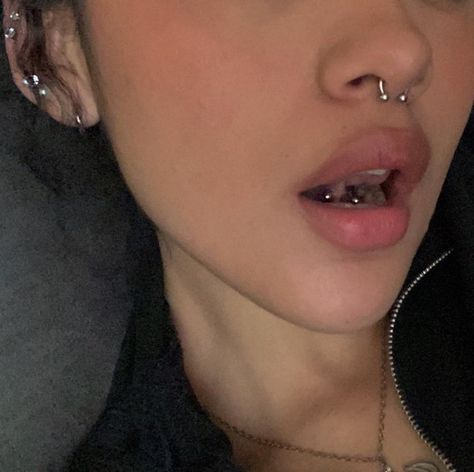 Unique Piercings Face, Piercing Inspo Face, Web Piercing, Pretty Piercings, Belly Button Piercing Jewelry, Piercing Inspo, Pretty Ear Piercings, Face Piercings, Cool Piercings