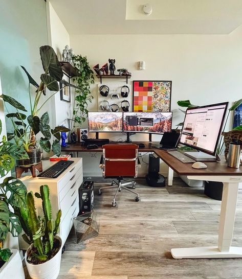 Minimal Desk Setup, Minimal Desk, Desk Setups, Home Studio Setup, Workspace Inspiration, Workspace Design, Office Workspace, New Normal, Home Office Setup