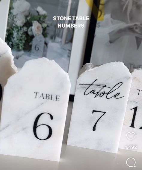 Marble Table Numbers Wedding, Marble Table Numbers, Stone Table Numbers, Wedding Table Number Ideas, Mallorca Wedding, Diy Table Numbers, White Marble Table, Marble Wedding, Signing Table Wedding