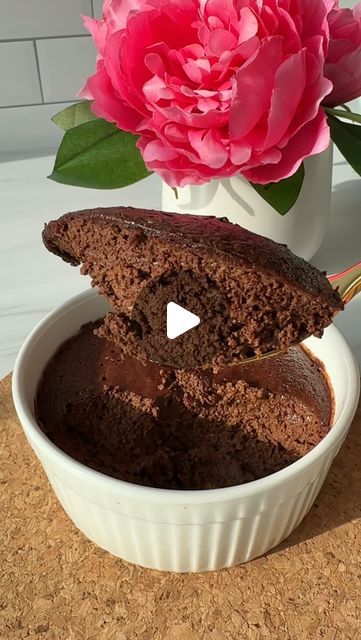 3 Ingredient Chocolate Apple Cake, 3 Ingredient Chocolate Cake, Chocolate Apple Cake, Apple Chocolate Cake, Lindsay Keosayian, Refined Sugar Free Recipes, Dairy Free Cake, Chocolate Apples, Sugar Free Treats