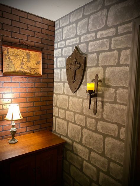 Medieval Castle Room, Dungeons And Dragons Room, Castle Rooms, Castle Bedroom, Harry Potter Decor, Bunk Room, Medieval Castle, Boys Bedrooms, Boy's Bedroom