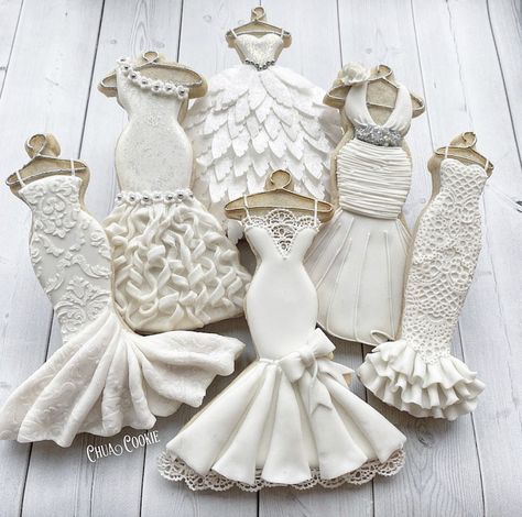 Dress Cookies, Wedding Dress Cookies, Wedding Shower Cookies, Bridal Cookies, Bridal Shower Cookies, Fancy Cookies, Beautiful Cookies, Cookie Inspiration, Stunning Wedding Dresses