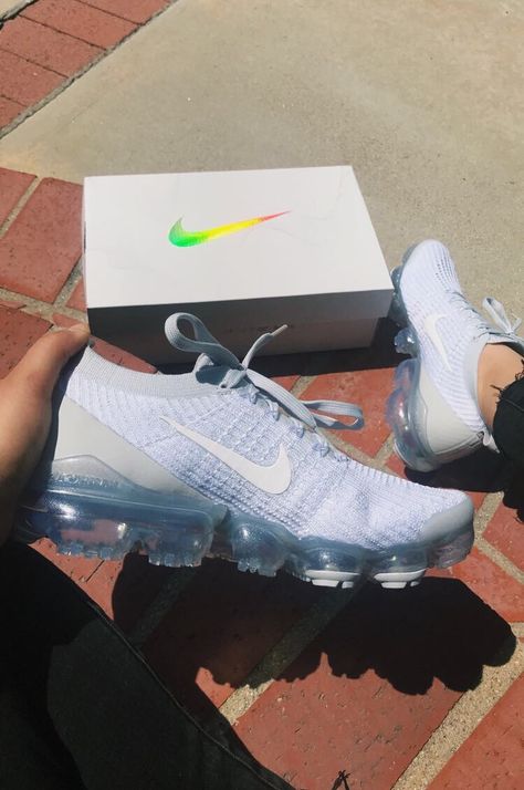 2019 Vapormax 3.0 Platinum/White Vapormax Nike, Vapormax Flyknit, Nike Huarache, Nike Free, Sneakers Nike, Platinum, Nike, Sneakers, Quick Saves