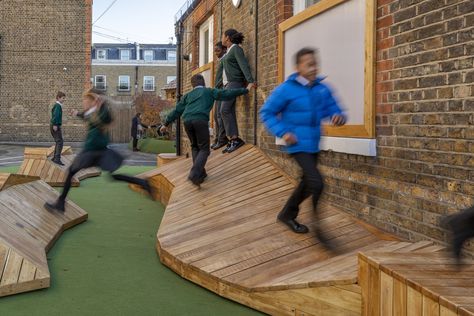 Gallery of Park Walk Primary School Playground / Foster + Partners - 4 Primary School Playground, School Playground Design, Elementary School Playground, Park Walk, School Building Design, School Entrance, Foster Partners, Bryan Adams, School Playground