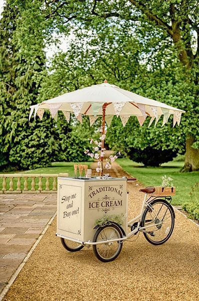 Rustic Wedding Decorations, Deco Champetre, Ice Cream Cart, Vintage Crockery, Garden Wedding Decorations, July Wedding, Americana Decor, Salou, Wedding Food