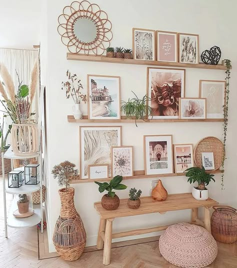 Design Ložnic, Gallery Wall Inspiration, Gallery Wall Living Room, Interior Plants, Boho Room, Boho Living Room, Inspiration Wall, Room Inspiration Bedroom, New Wall